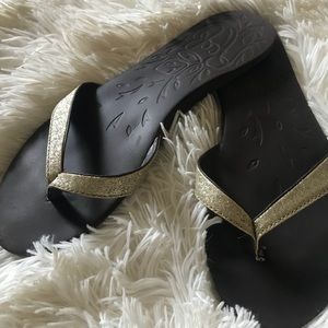Gold glittery flips! Size 10